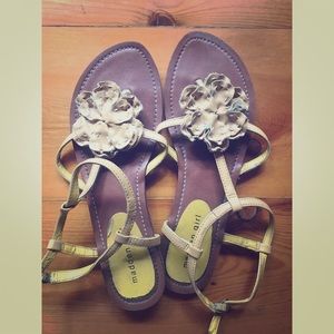 Madden Girl Flower sandal